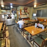 巴屋 - 内観(入口から)