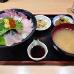 群青 - 海鮮丼（1,800円）