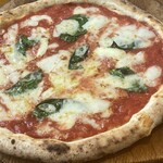 ピッツェリア フェリックス - マルゲリータ
まずはこれ食べてください(^^)