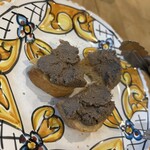 Pizzeria da Torachici - まずはレバーペーストから。やっぱり臭みありません！