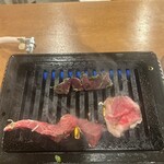 山科 焼肉 ホルモン安東 - 色々焼きます