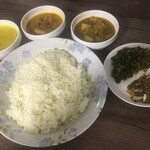 カバブゴール - アドリブでできあがったバングラ家庭料理前景 要予約