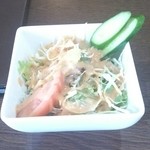 大阪ハラールレストラン - サラダは普通