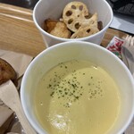 NAYA cafe - コーンスープもボリューム満点