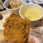 NAYA cafe - 見るからにザクザク感のフライドチキン