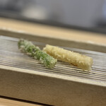 てんぷら てらおか - グリーンアスパラとホワイトアスパラ