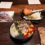 MAZ - お料理と共にカードが置かれ、イメージしながらいただきます。