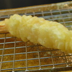 天ぷら旬菜　由庵 - 本日のおまかせ天ぷら700円(天ぷら五品と小鉢)・・・海老