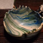 MAZ - 器にソースで絵が描かれています。びっくり。