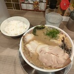 エキトンの店 井の庄  - エキトン¥950＋チャーシュー¥500＋ライス¥180