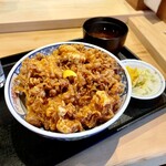 天茂 - かき揚げ丼 赤だし、お新香付き