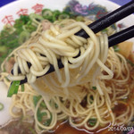 来来亭 - 2014.9.3(水)17時 やっとの昼飯 醤油ラーメン670円 麺ちょいカタのネギ多め 活気ある美味しい京都系ラーメン