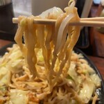 かも料理　まりも本店 - この素揚げされた太麺が美味い♫