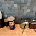 ラーメン 野良裏家 - 卓上味変調味料