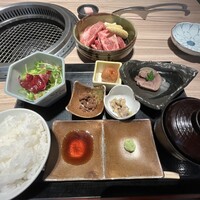 柳橋焼にく わにく - 