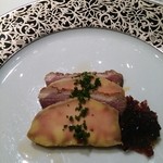 シェ・イノ - フォアグラと鴨の薫製。
      