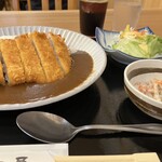 寄処 木乃屋 - サラダと小鉢が付きます