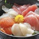 奢華海鮮丼