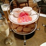 ル サロン ド ニナス - 