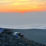蓼科山頂ヒュッテ - ヒュッテとご来光