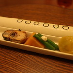 日本料理 梅林 - インゲンの胡麻和え、あんず、子持ち鮎有馬焼き