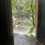 妙見石原荘 食菜石蔵 - 睦実の湯へのアプローチ