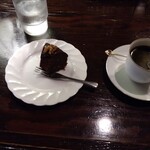 シティーライト - ノアール(右)   ノアケーキ（左）