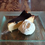 カフェ ラ・ボエム - Basque Cheesecake