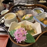 創作和食 ひらた - 鳴神月御膳を勧めたら、そんなに沢山入らないと桃御膳に！充分品数多め^_^