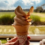 小林牧場 おかしなソフトクリーム工房 - リボンフライ刺してみた。
