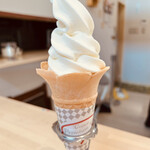 小林牧場 おかしなソフトクリーム工房 - 390円