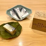 鮨 かわしま - 小肌の柿葉鮨は赤酢のシャリと相性抜群