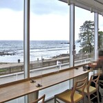 カフェ イソミ テラス - 外向きのカウンター席