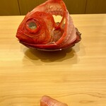 鮨 かわしま - 金目鯛はしめてあるのか水分が程よく抜けて美味い