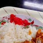 味楽 - 真っ赤な"福神漬"も大事な存在。