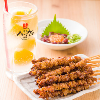名物料理は「熟成とりかわ」「自慢のもも焼」！