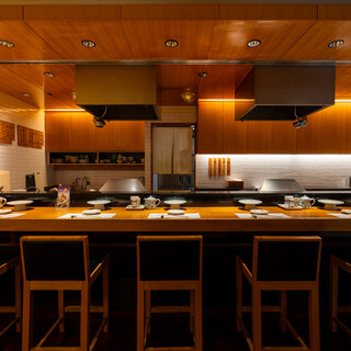 【カウンターは特等席‼】目的に合わせてご利用頂ける大人の空間