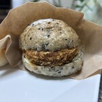 ぬまカフェ&ベーカリー - ソースとコロ助とバンズのトリオが絶妙なヤツ(//∇//)