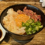 ニクアザブ - AZABUDON和牛と赤海老