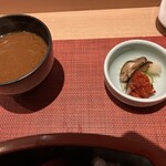 鮨政庭 - 味噌汁とお新香