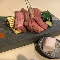 牛刺しと焼肉 仔虎 クリスロード店 - 