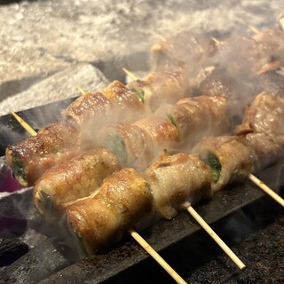 朝引き地鶏をこの道２０年の焼師が丁寧に仕上げています