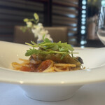 リストランテKubotsu - 井上さんの柔らか佐土原茄子を出汁で揚げ浸し、長崎五島列島の泥障烏賊の和だし煮込み、茄子とトマトに戻してラグーソース煮込み、トマトと山椒薫るソースなど2種を、スパゲッティーポモドーロに