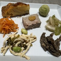ON the TABLE CHINESE -  ON the TABLE CHINESE -