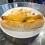 ロングボード・カフェ - CHEDDAR CHEESE DOG／チェダーチーズ ドッグ