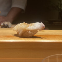 枯淡 - 大分のミル貝（本みる）、大衆居酒屋の白みるは薄い透明なフィルムを剥がすのと違って、本みるは黒い滓みたいなのを剥がす