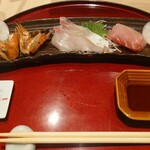 車海老専科 天麩羅 手一束 - 車海老のお刺身2尾と鮮魚2種のお造り