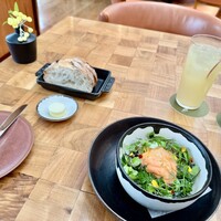 ザ タヴァン グリル＆ラウンジ - 