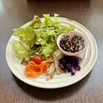 バルバルキッチンアメリ - 毎回美味しいランチサラダ
      いつもよりボリュームがやや寂しくて感じたが、これも物価高の影響か？