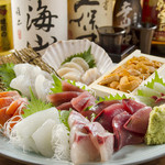 活魚 旬菜 串焼き処 鳥まさ - 刺身の盛り合わせ一例です。光り物や貝類等お好みがあればお伝えください。